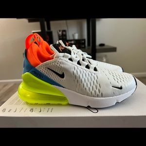 Airmax 270 womens size 5.5 black white volt